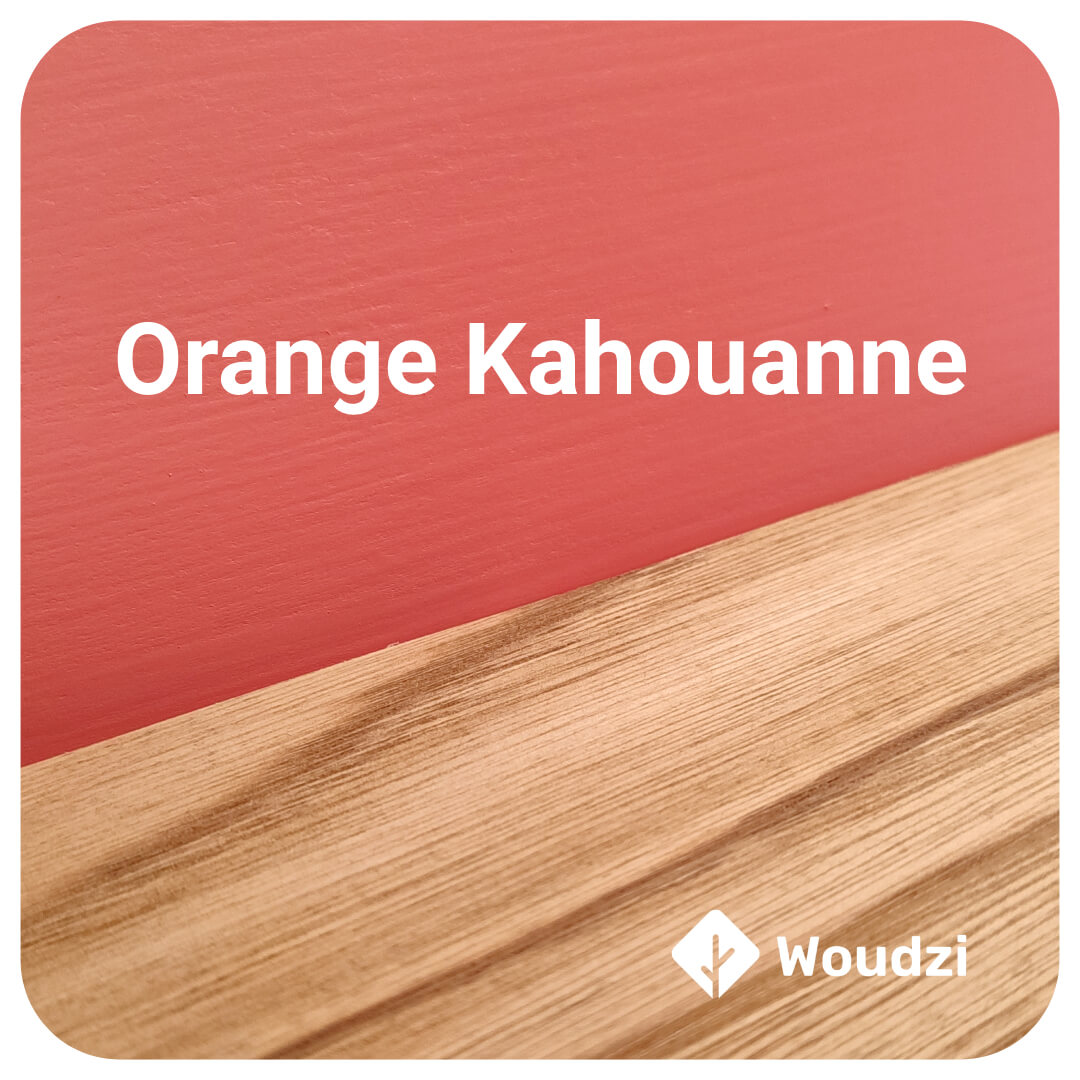 Échantillon de peuplier peint avec la peinture Algo Orange Kahouanne, assorti avec du châtaignier huilé (Rubio)