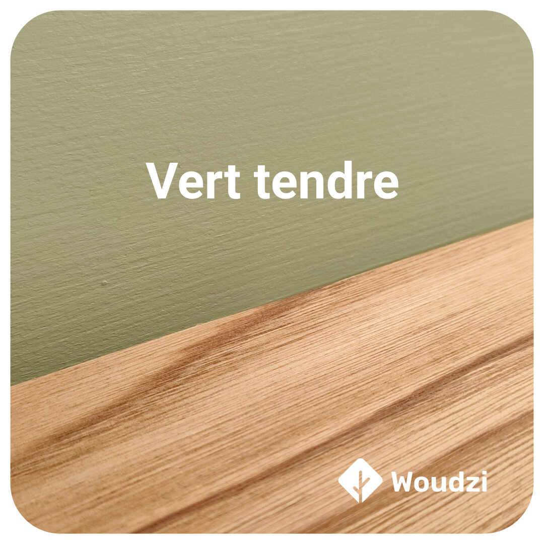Échantillon de peuplier peint avec la peinture Algo Vert tendre, assorti avec du châtaignier huilé (Rubio)